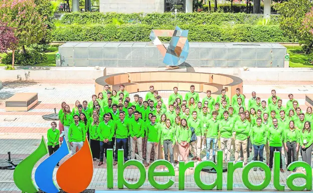 Recién titulados que se acaban de incorporar a Iberdrola a través del programa de Graduados