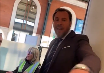 Los vídeos del altercado de Óscar Puente con un pasajero en un AVE rumbo a Madrid
