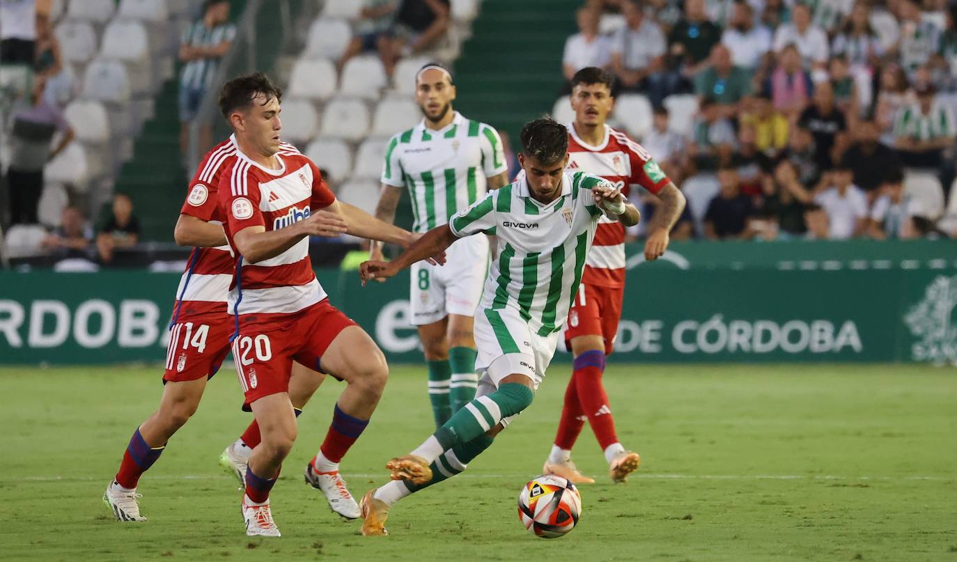 Fotos: El cómodo triunfo del Córdoba CF ante el Recreativo Granada