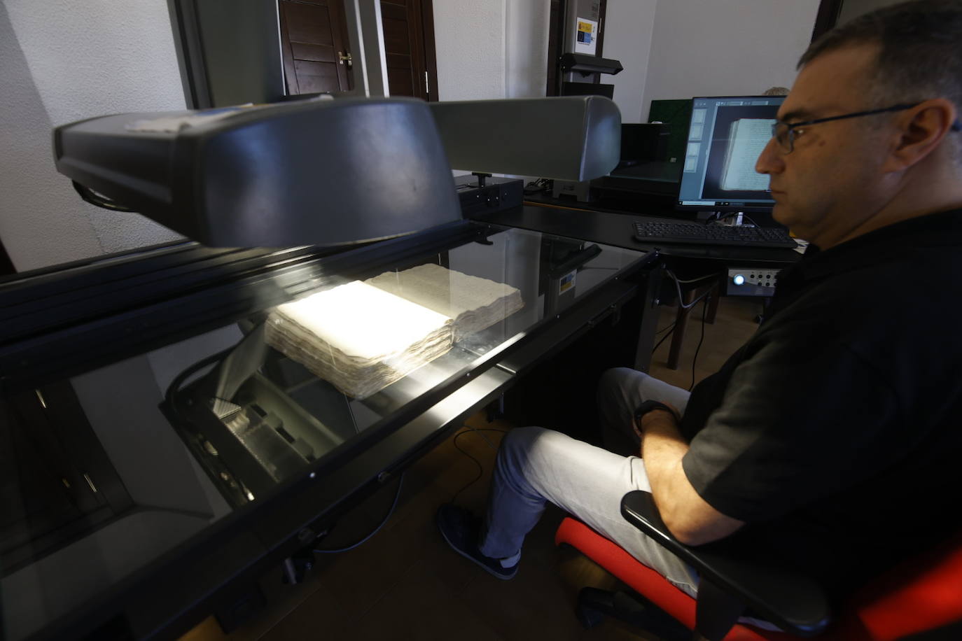 Fotos: Así se trabaja en las entrañas del Archivo Histórico de Córdoba