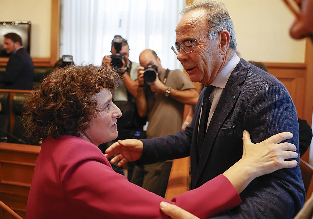 Sanmartín saluda al anterior alcalde de la ciudad, Sánchez Bugallo