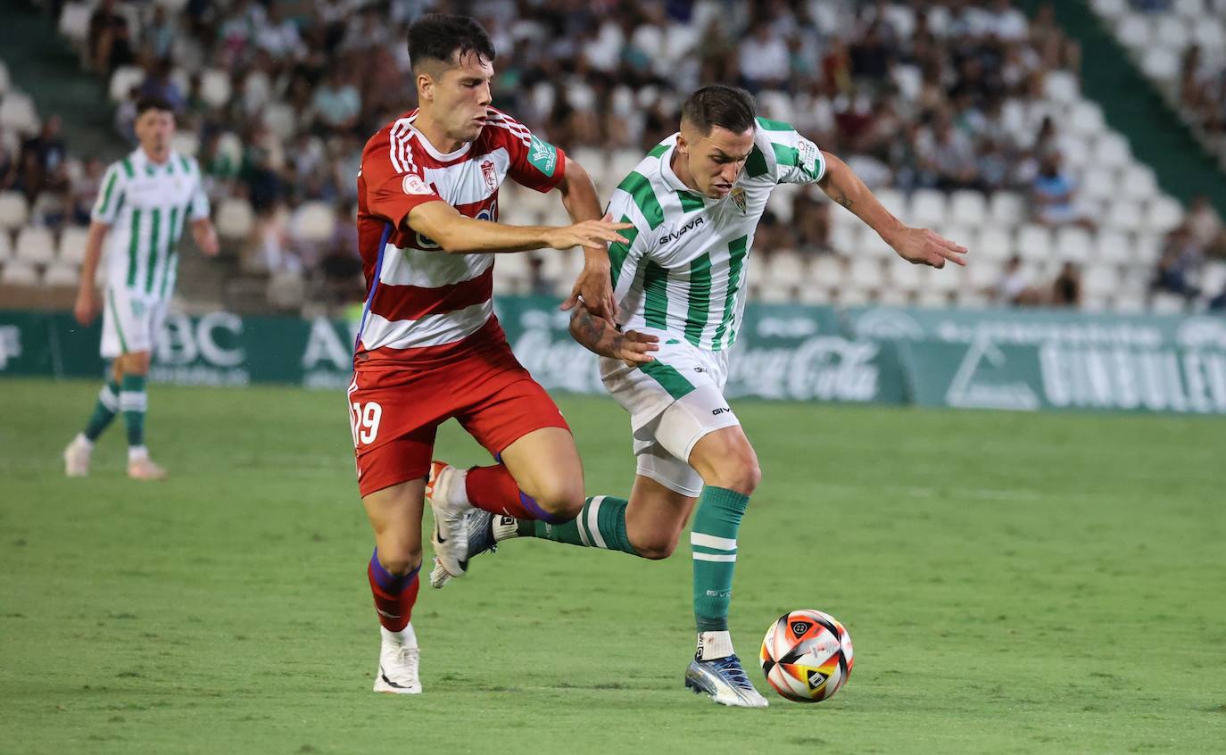 Fotos: El cómodo triunfo del Córdoba CF ante el Recreativo Granada