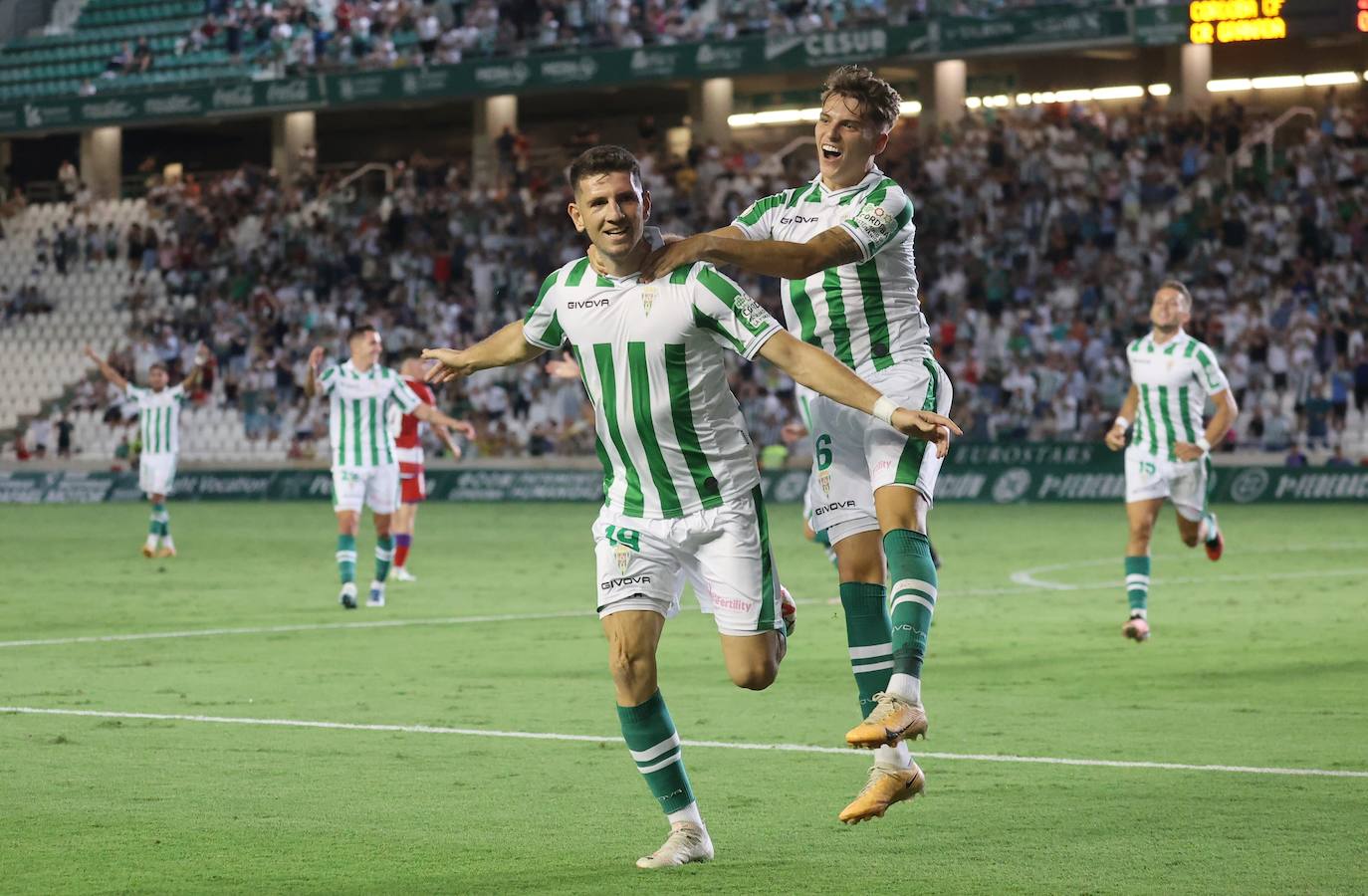 Fotos: El cómodo triunfo del Córdoba CF ante el Recreativo Granada