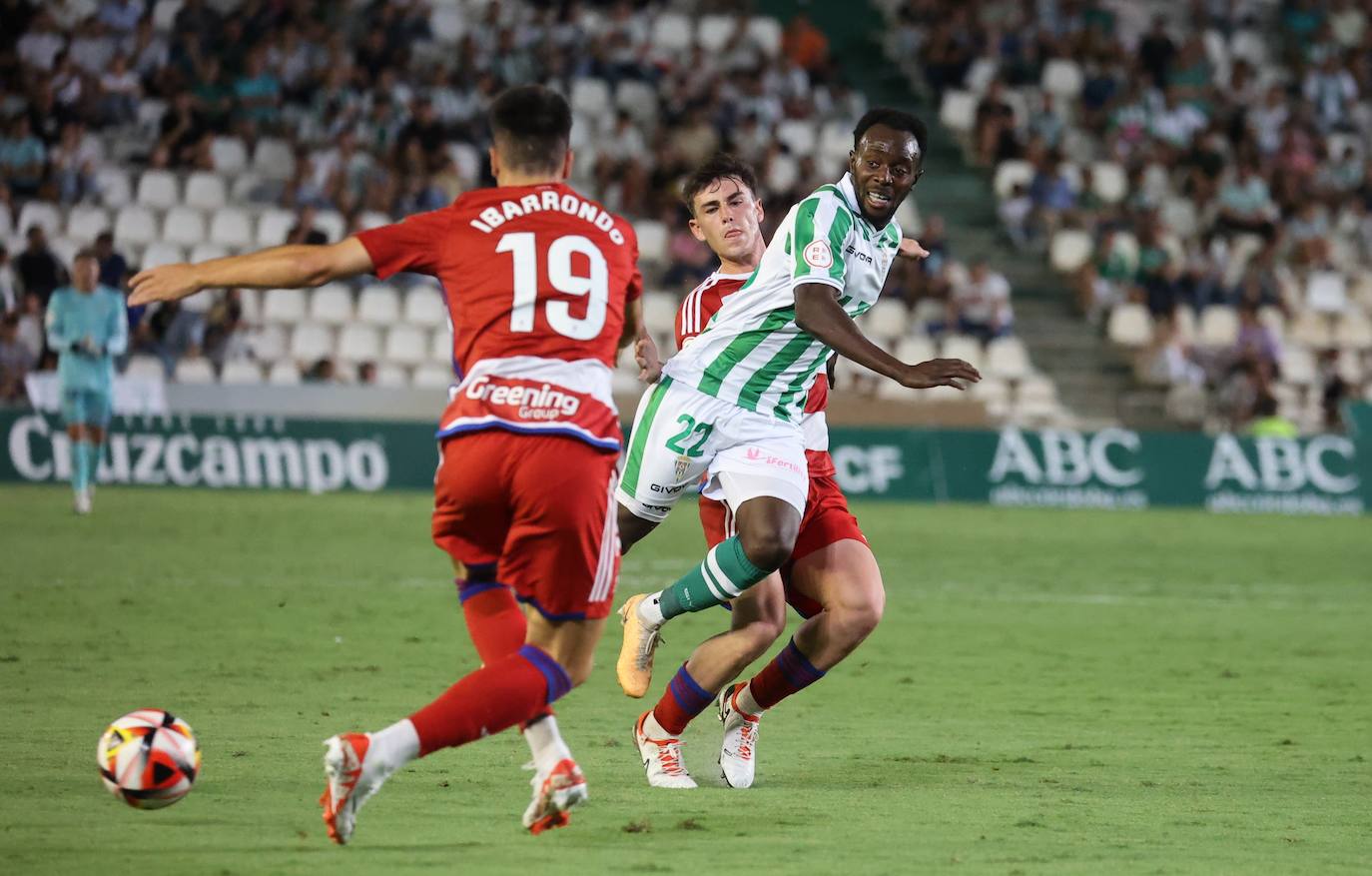 Fotos: El cómodo triunfo del Córdoba CF ante el Recreativo Granada