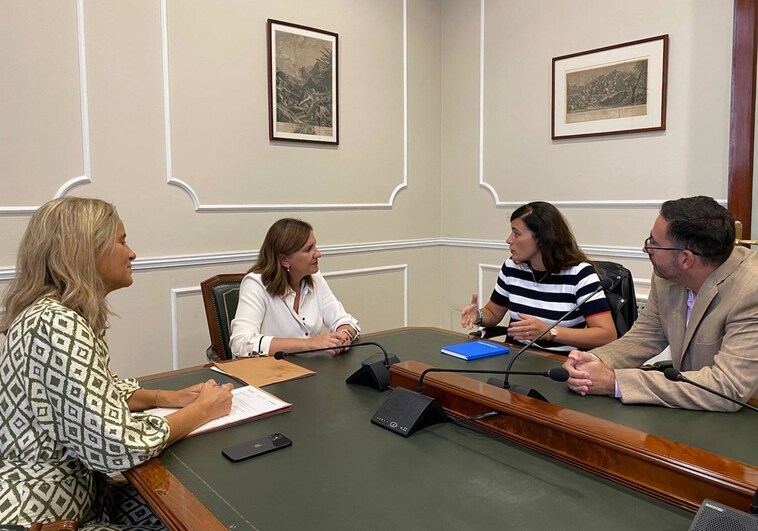 Imagen de la reunión celebrada este lunes en el Ayuntamiento de Valencia