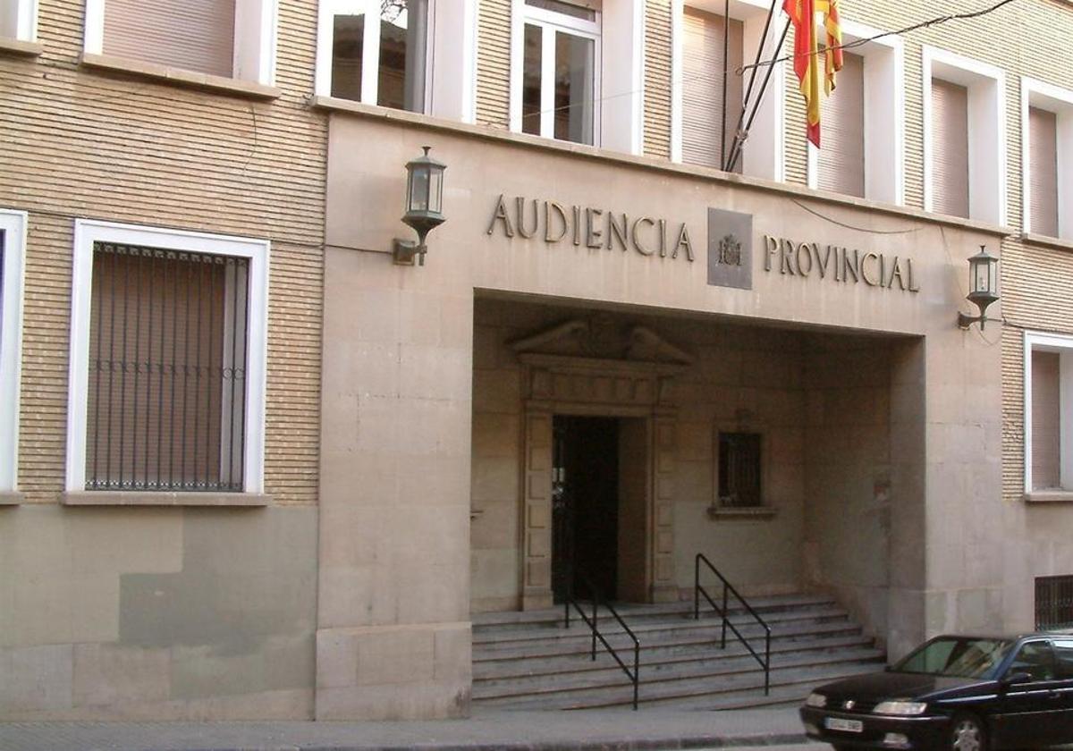 Condenado un hombre a más de 13 años de cárcel por agresión sexual a una  menor que era su alumna e hijastra en Jaca (Huesca)