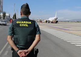 «Nos están robando las competencias que tiene de manera exclusiva la Guardia Civil»