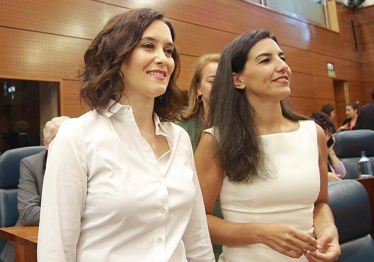 Isabel Díaz Ayuso y Rocío Monasterio, en la Asamblea de Madrid