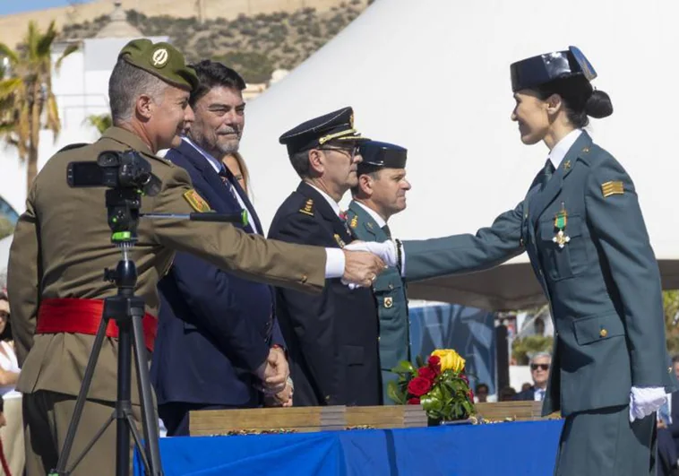 El alcalde de Alicante, Luis Barcala, en el acto de celebración de la patrona del Cuerpo Nacional de Policía, los Santos Ángeles Custodios.