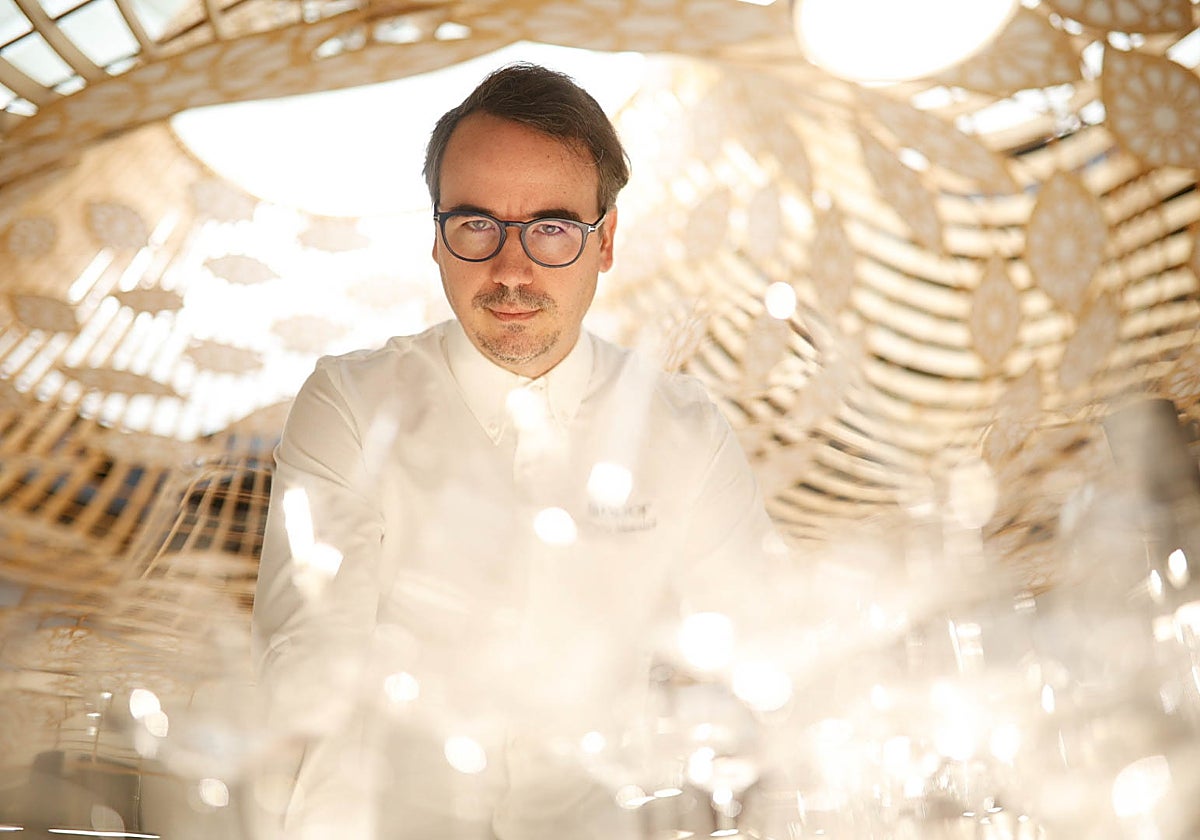 Paco Morales posa para ABC en su restaurante Noor de Córdoba