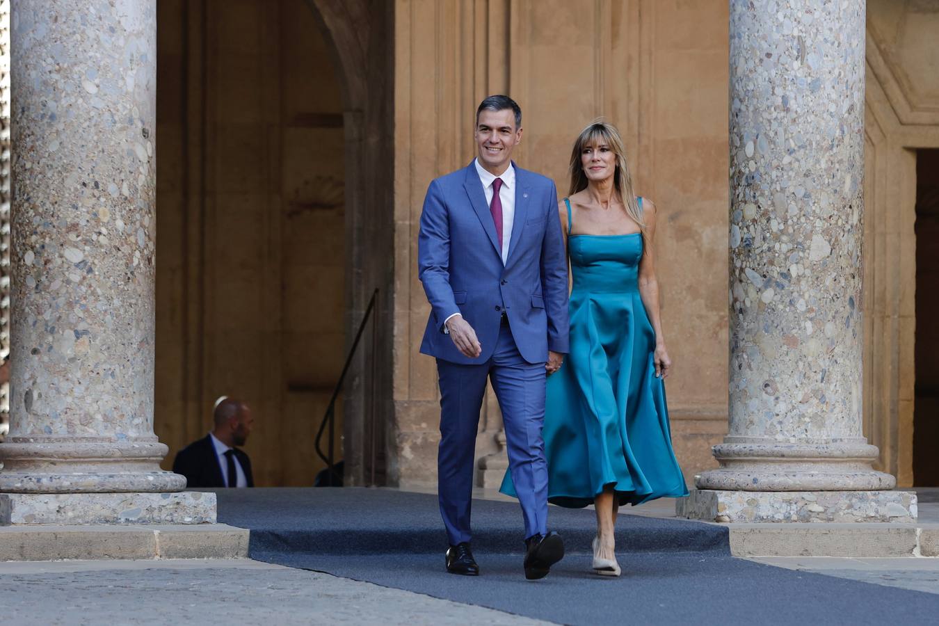 El presidente del Gobierno en funciones, Pedro Sánchez, junto a su mujer, Begoña Gómez
