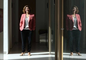 Natalia Izquierdo: «Una ley estatal debería obligar al uso de casco y seguro del patinete eléctrico»