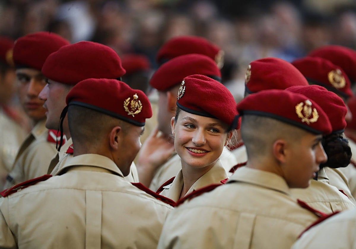 La Princesa Leonor en su primer acto militar en Zaragoza.