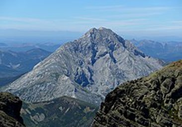 Fallece un montañero tras precipitarse en el Pico Espigüete en Palencia