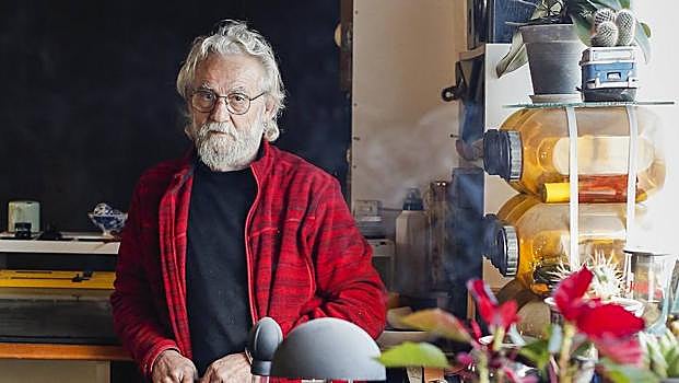 El artista Jacinto Lara