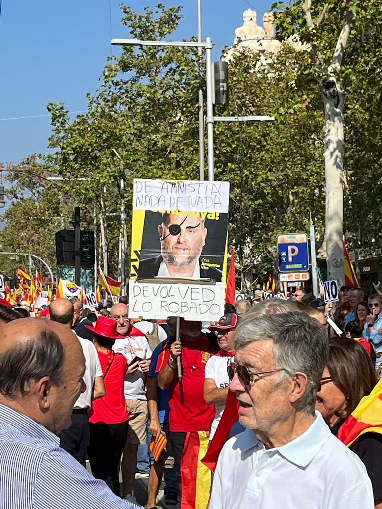 Las mejores pancartas de los manifestantes contra la amnistía
