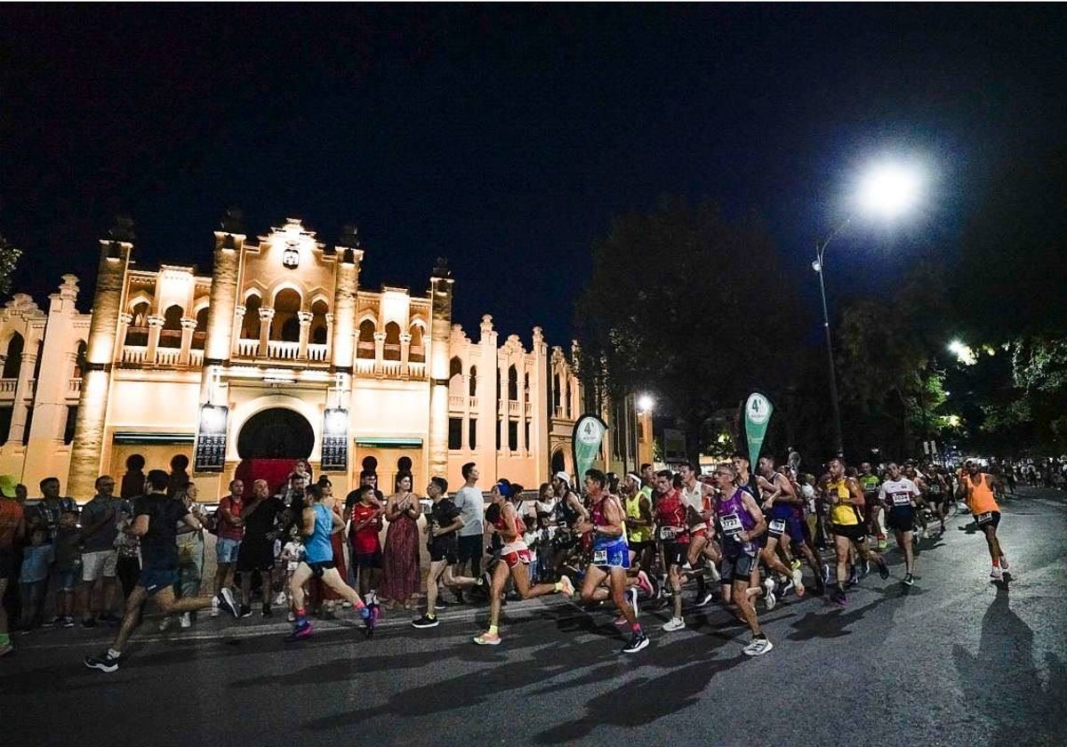 La Carrera Nocturna de Albacete tuvo 10 kilómetros de recorrido y una inscripción que rondó los 2.500 atletas