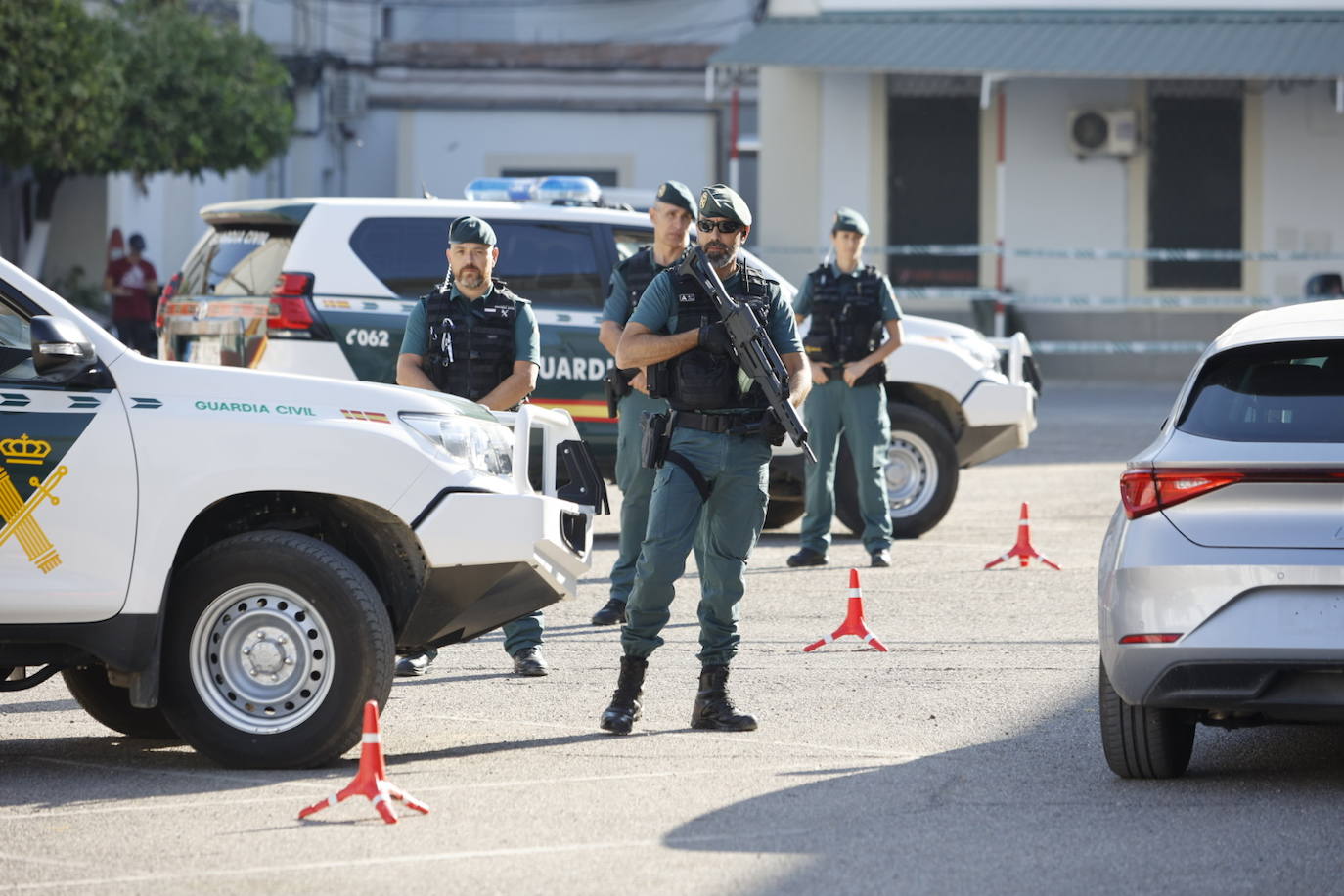 Fotos: los más pequeños disfrutan con la exposición de medios de la Guardia Civil de Córdoba