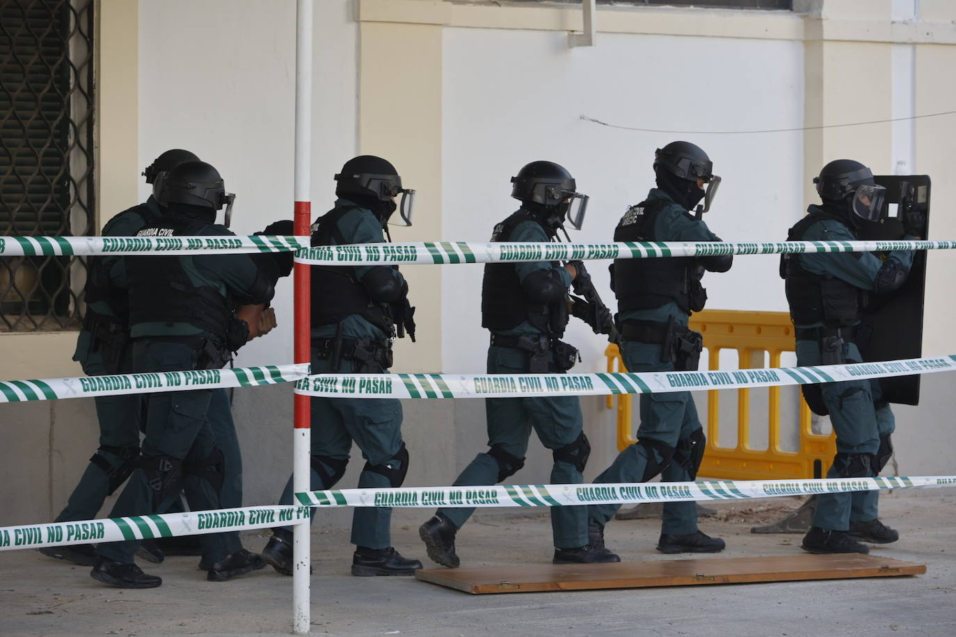 Fotos: los más pequeños disfrutan con la exposición de medios de la Guardia Civil de Córdoba