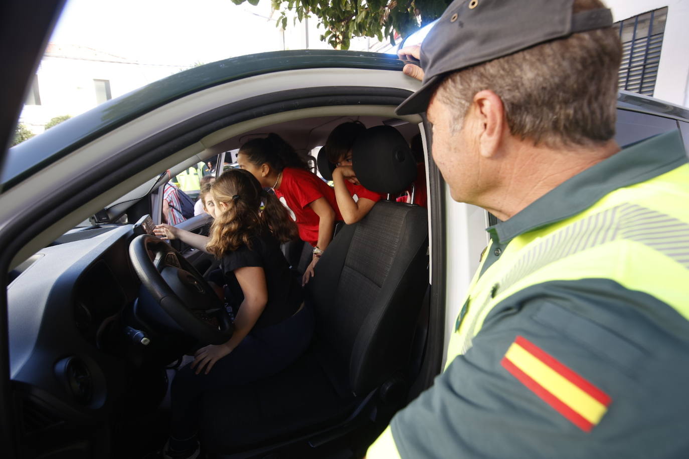 Fotos: los más pequeños disfrutan con la exposición de medios de la Guardia Civil de Córdoba