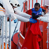 Aprobado el «traslado solidario» de menores migrantes de Canarias a otras comunidades