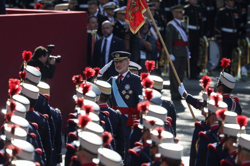 El Rey ha llegado a la plaza de Neptuno sobre las 11 horas