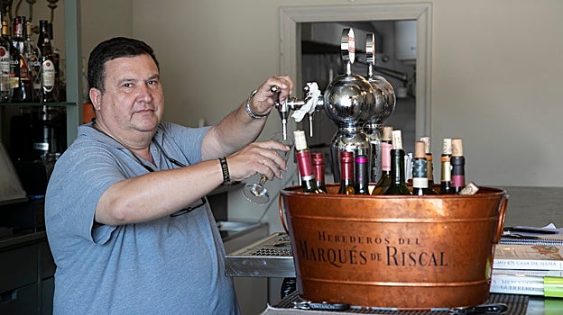 Rafael Fuillerat regenta Misa de12 desde el año 2021