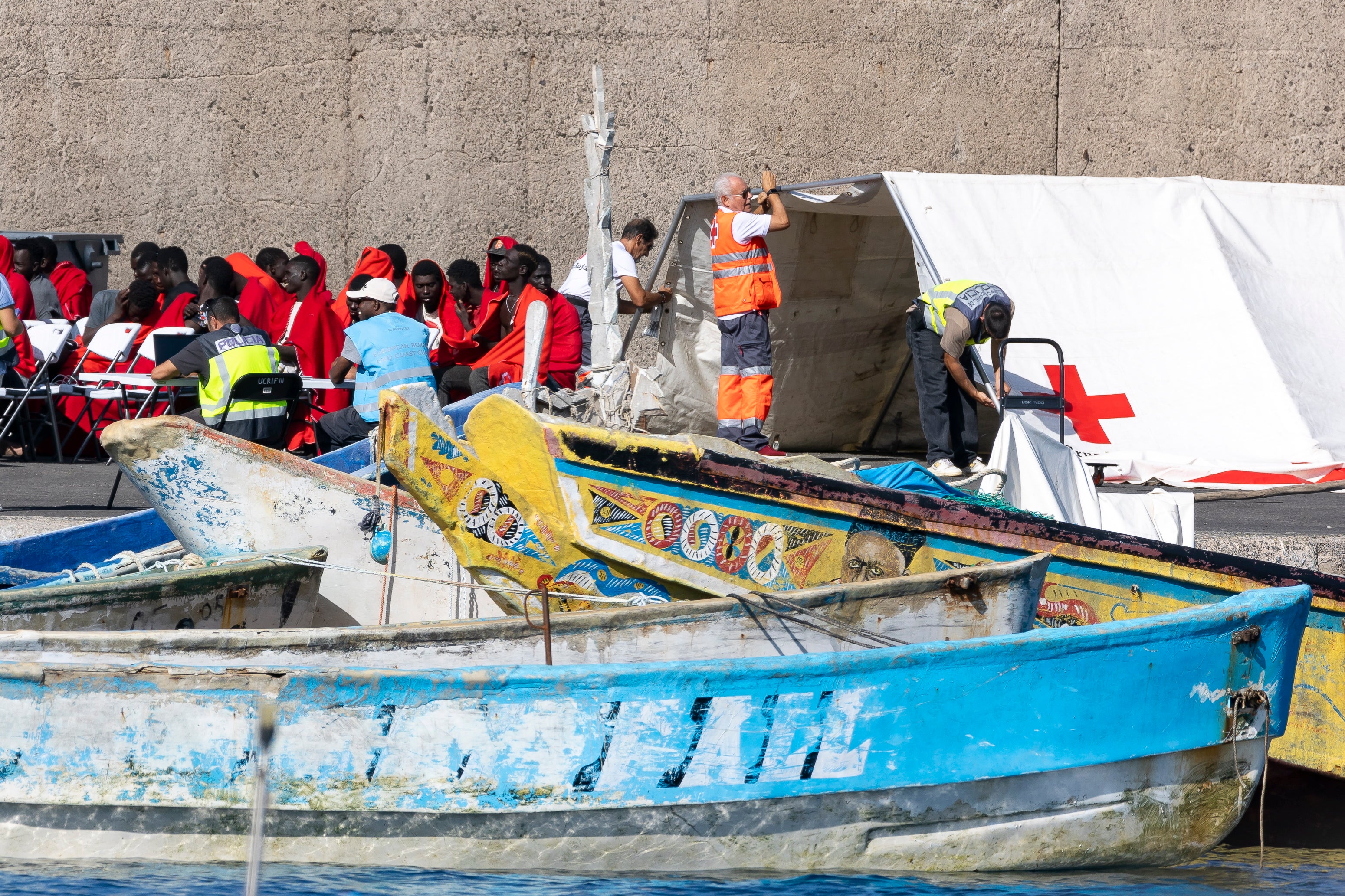 Siete embarcaciones han sido rescatadas de madrugada a las costas de Canarias, Almería y Baleares.