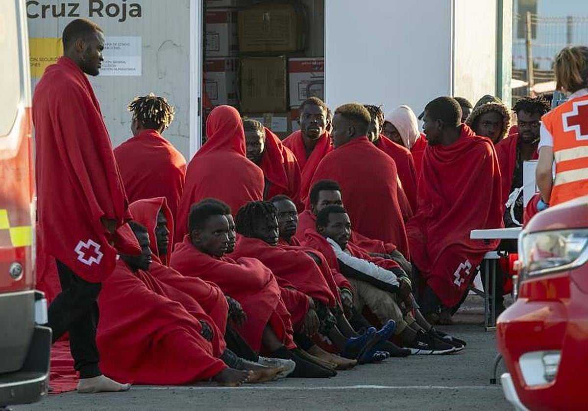 Migrantes llegados a Canarias en una imagen de archivo