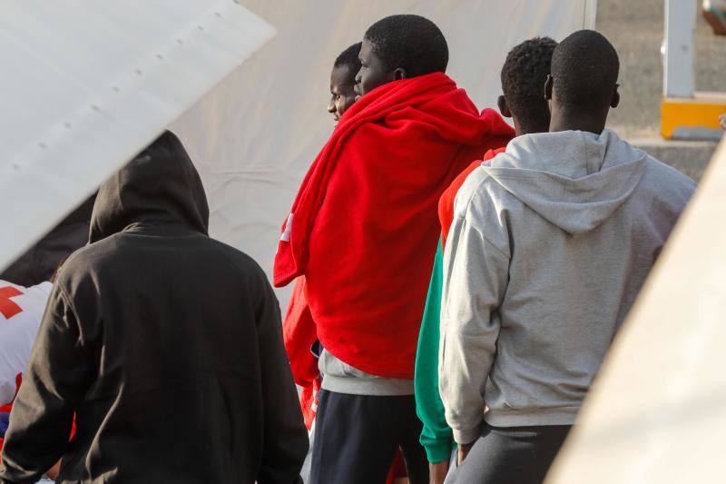 Siete embarcaciones han sido rescatadas de madrugada a las costas de Canarias, Almería y Baleares.