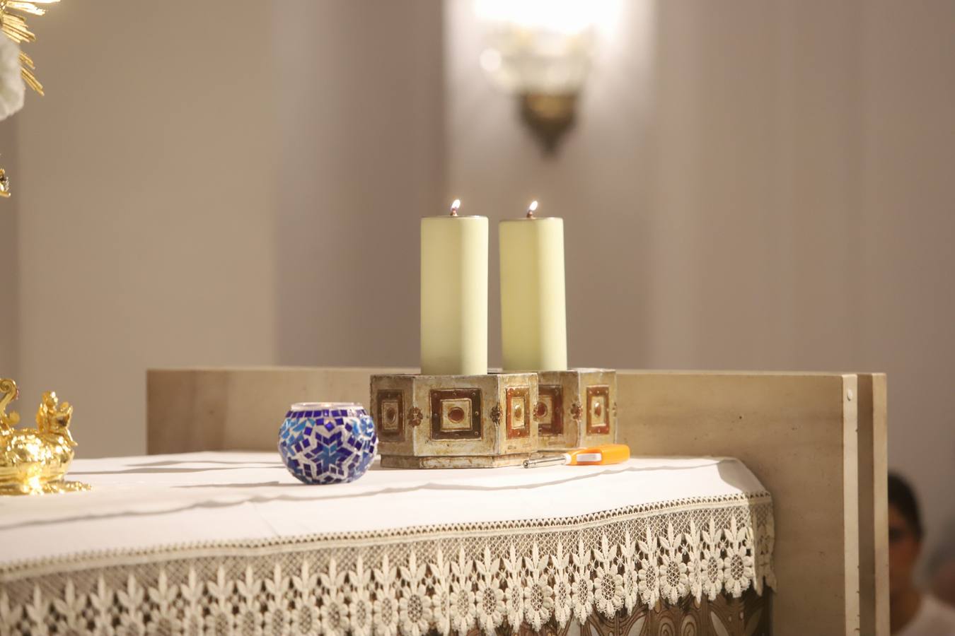 Fotos: la multitudinaria oración por Álvaro Prieto en la iglesia de las Esclavas de Córdoba