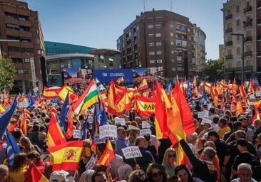La doble vara de Sánchez con las protestas, las urnas y las investiduras