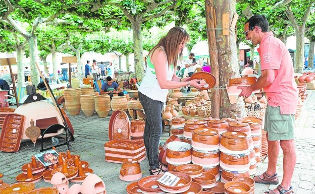 Ollas y guisos de Pereruela stand en la tradicional Feria de Cerámica de Zamora