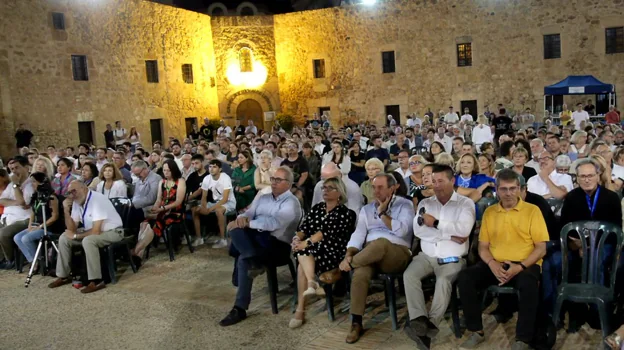 Asistentes al Primer Congreso Internacional de la Hispanidad Villa de Santa Pola.