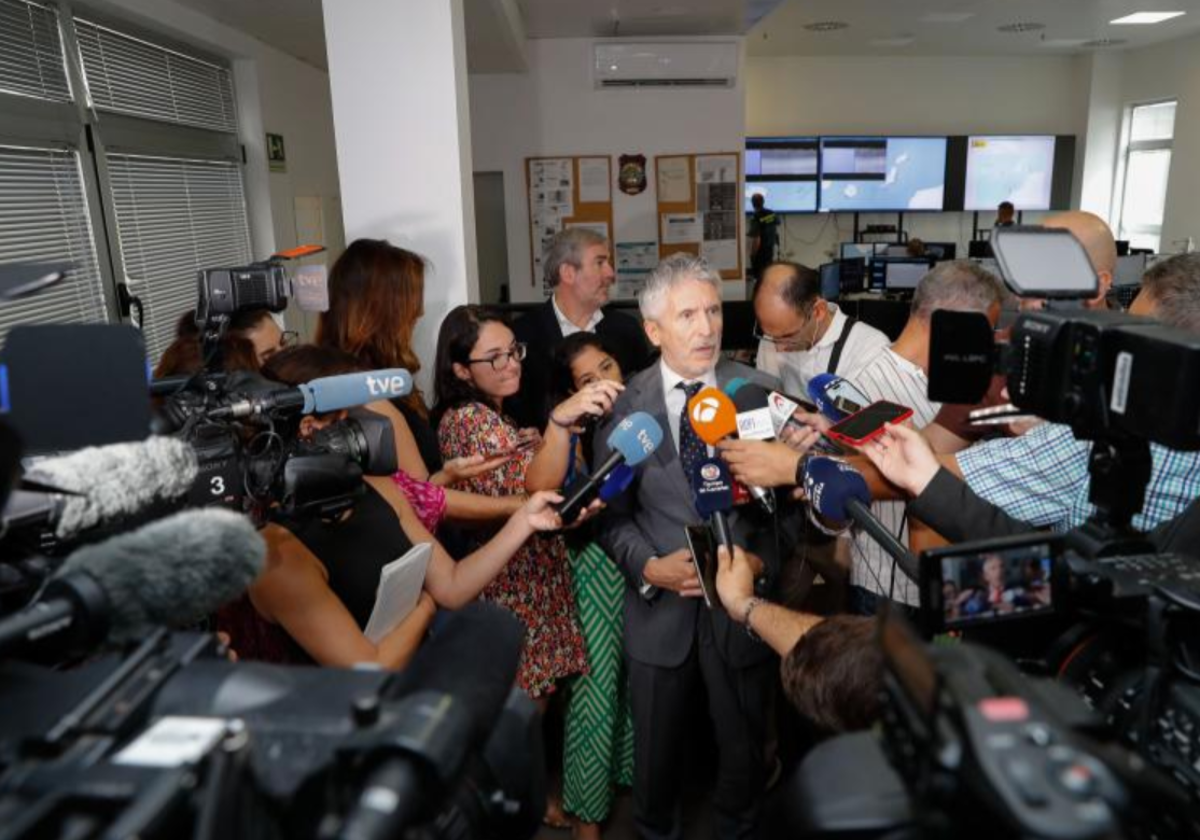 El ministro Grande Marlaska habla con los medios en su visita a Las Palmas de Gran Canaria