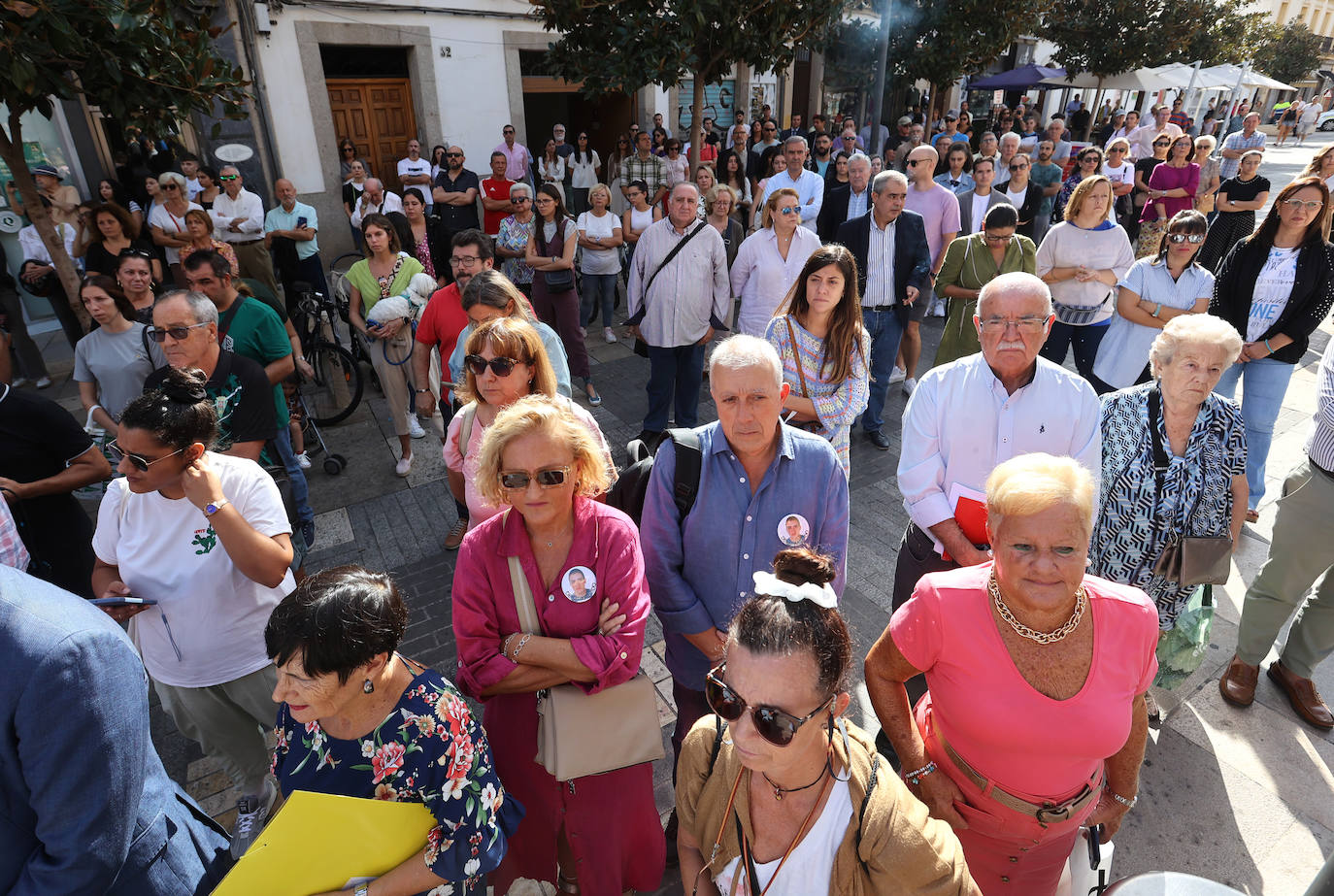 Fotos: Los emotivos minutos de silencio en memoria de Álvaro Prieto