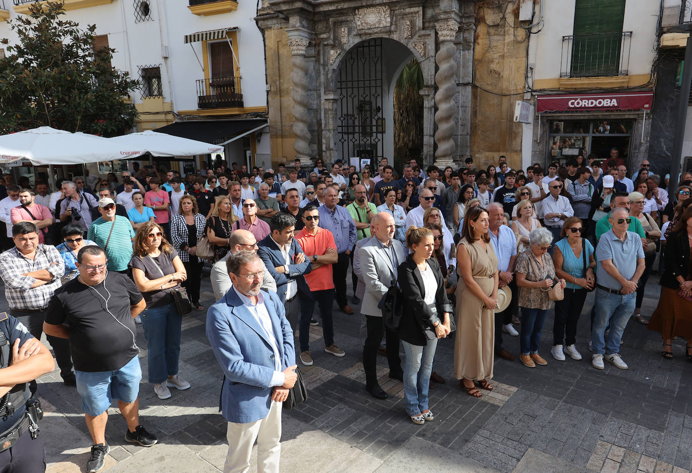 Fotos: Los emotivos minutos de silencio en memoria de Álvaro Prieto