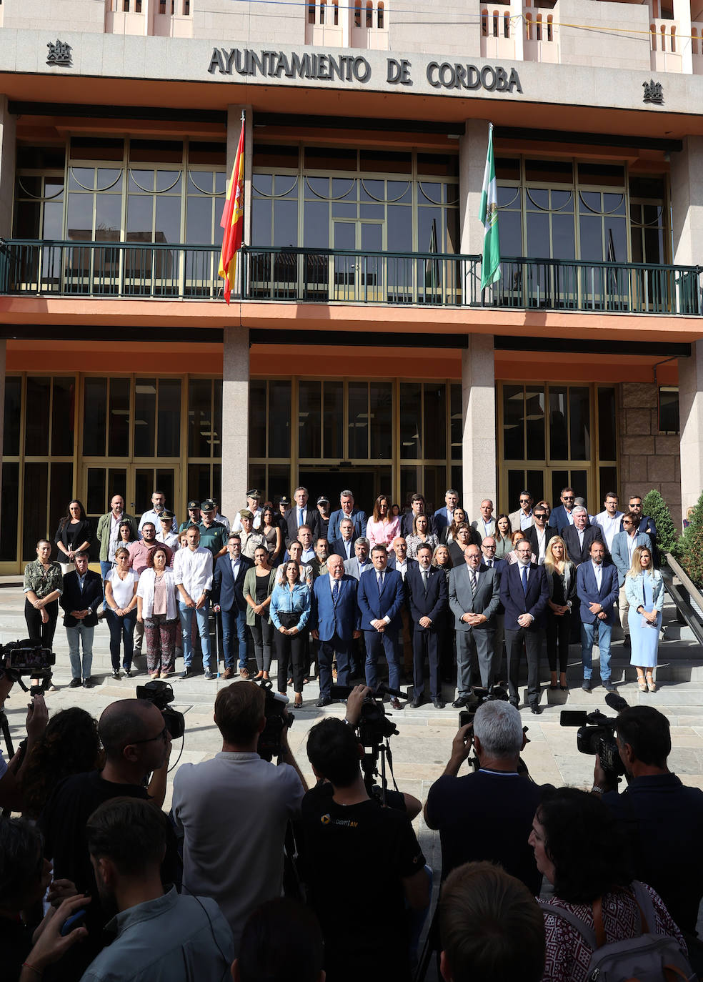 Fotos: Los emotivos minutos de silencio en memoria de Álvaro Prieto