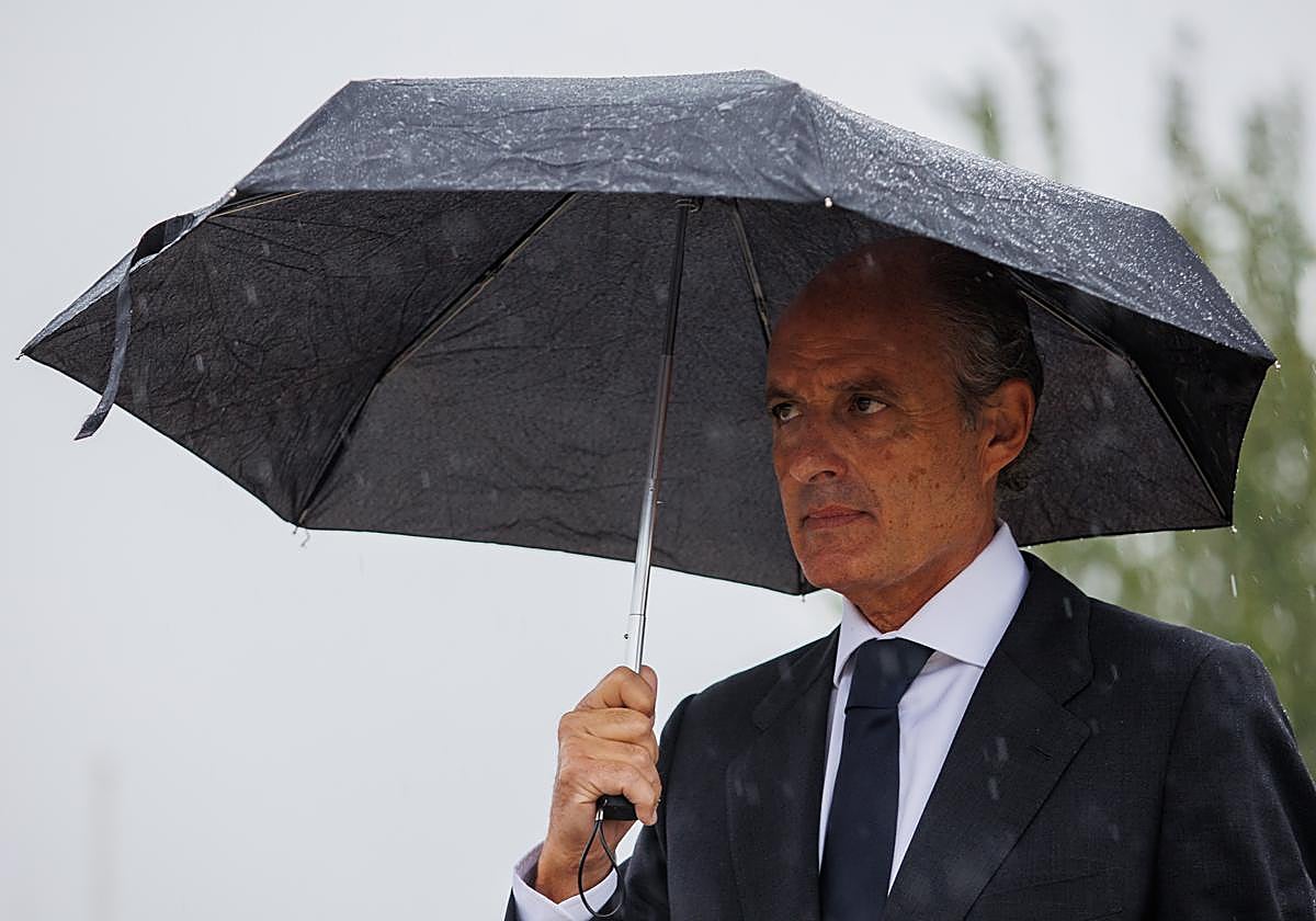 El expresidente de la Comunidad Valenciana Francisco Camps sale de la Audiencia Nacional de San Fernando de Henares