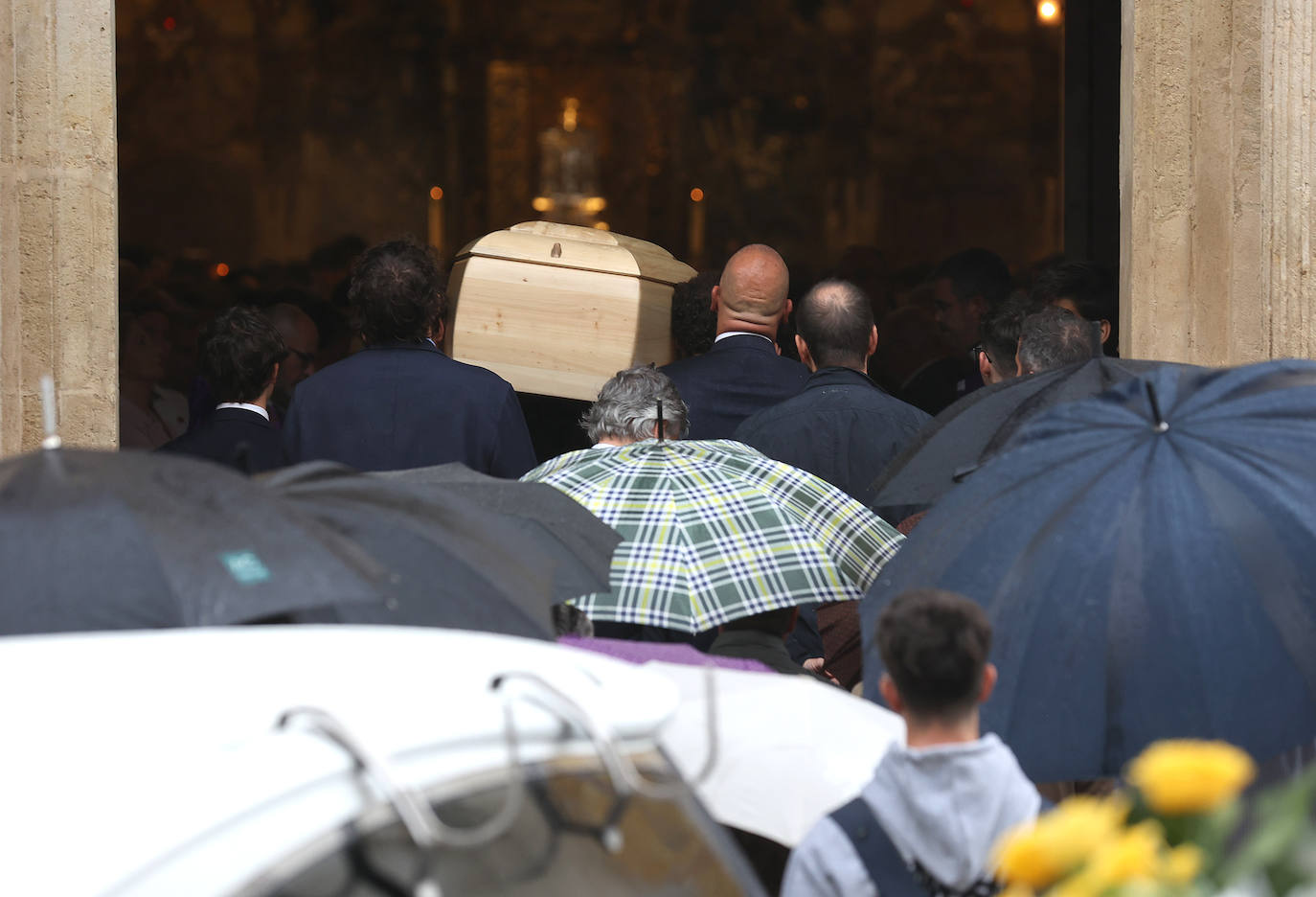 El sentido y multitudinario entierro de Álvaro Prieto, en imágenes