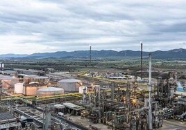 La Junta y Repsol apuestan por la transformación industrial del complejo de Puertollano