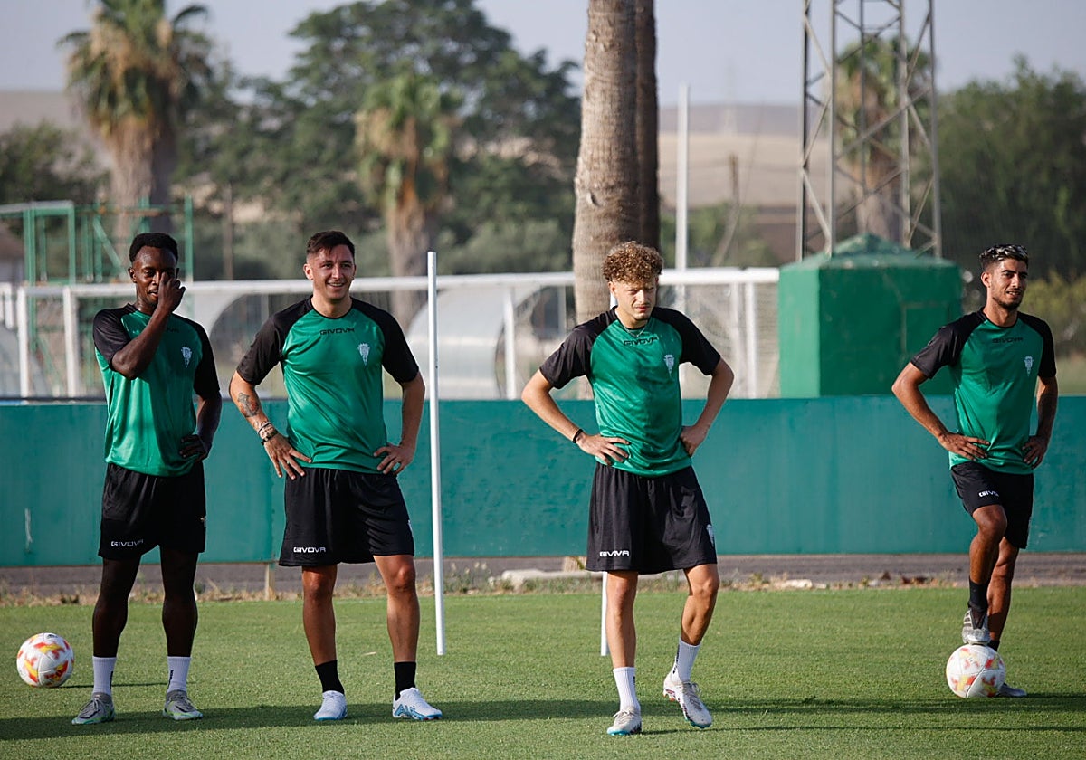 Los jugadores del Córdoba se ejercitan en la Ciudad Deportiva del club