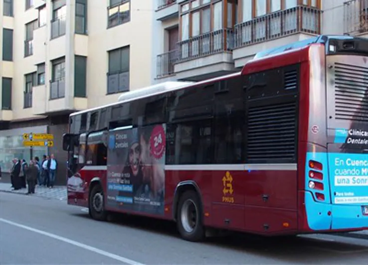 Se refuerza desde este lunes el servicio de autobús urbano al cementerio de Cuenca por los Santos