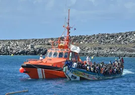 El Gobierno de España, incapaz de gestionar la crisis migratoria en Canarias