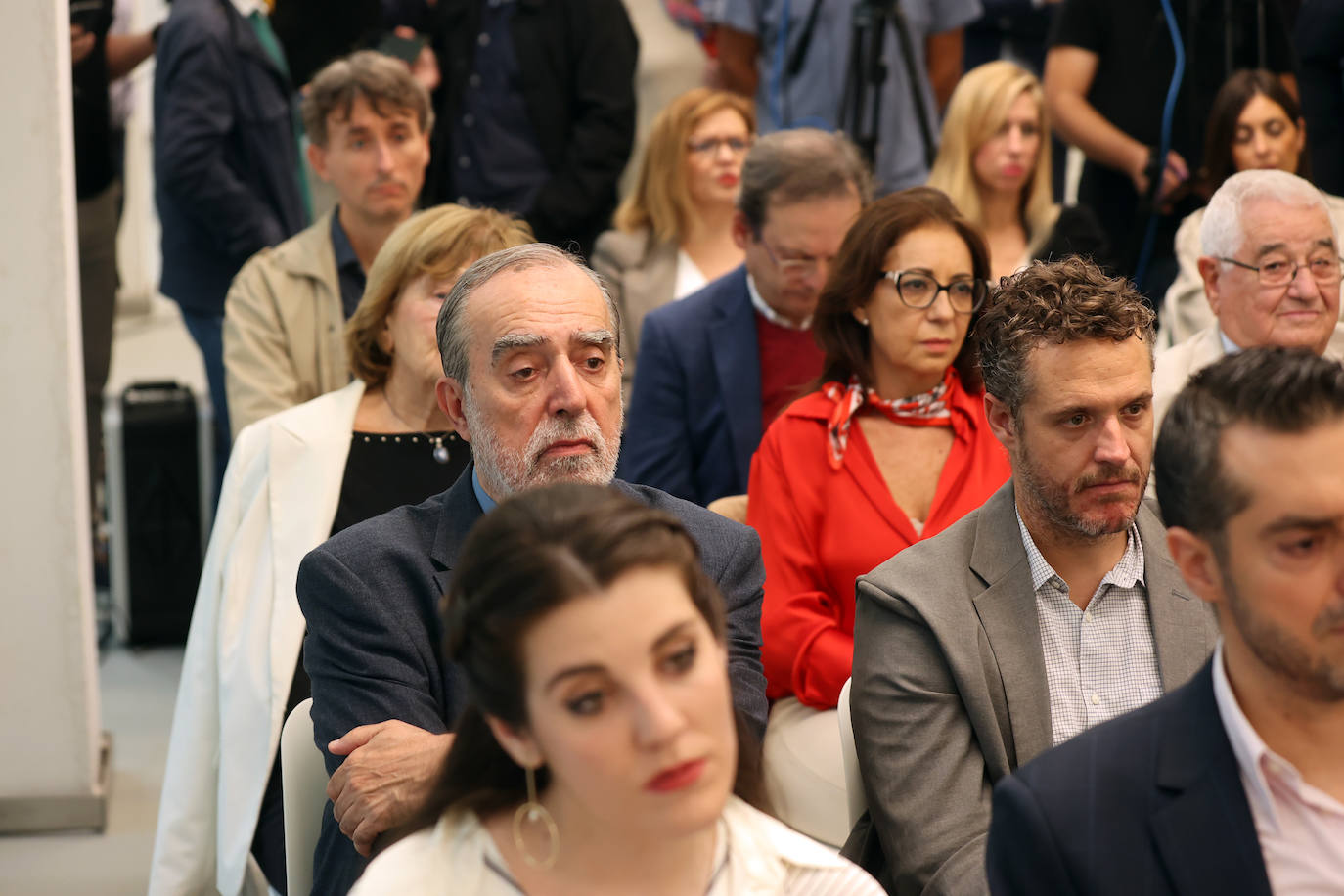 Fotos: Juanma Moreno estrena el traslado documental a la Biblioteca &#039;Grupo Cántico&#039;