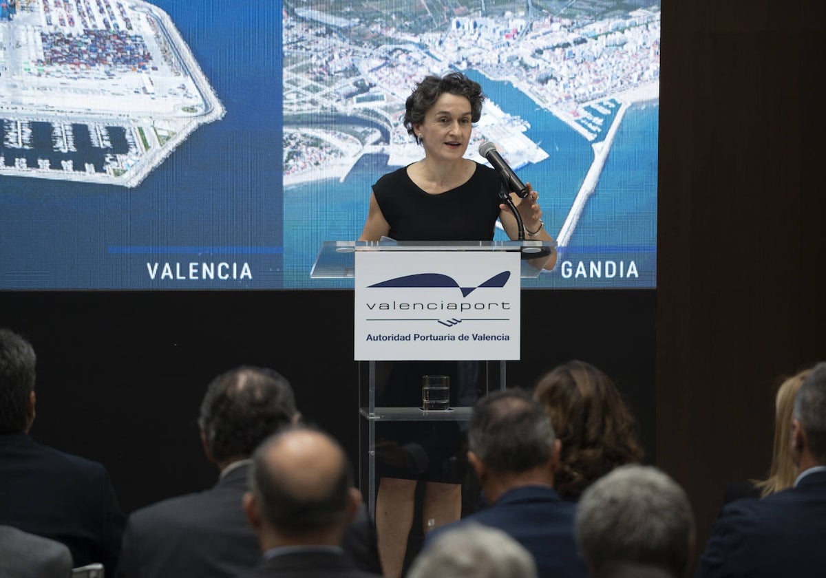 Imagen de la nueva presidenta de la Autoridad Portuaria de Valencia, Mar Chao, este luens durante su toma de posesión