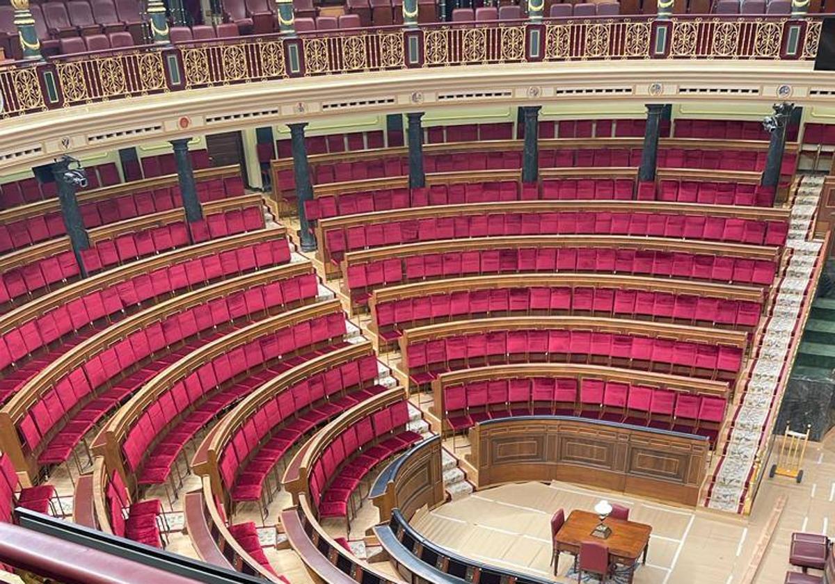 Las sillas donde se sentarán diputados y senadores durante la jura de la Princesa