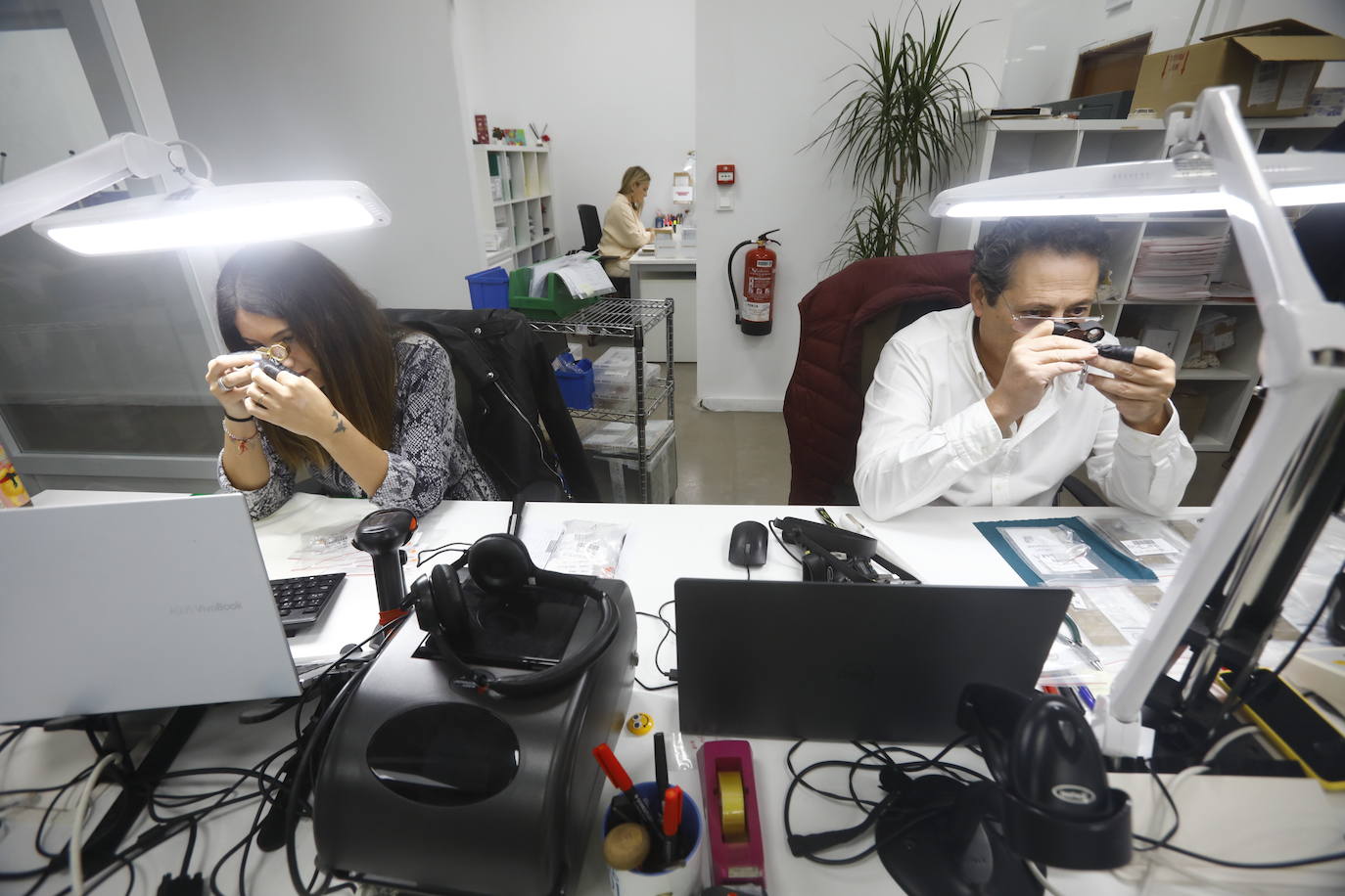 Fotos: el trabajo en la fábrica de alta joyería Facet en Córdoba