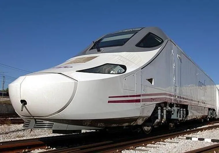 Imagen de archivo de un tren Alvia de Renfe