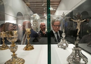 Una exposición muestra la trayectoria de la joyería y la platería en Córdoba